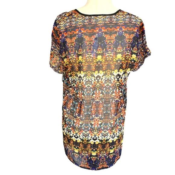 New LA Made top blouse geometric pattern shear size Medium short sleeve - Picture 4 of 8